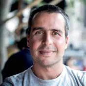 Retrato de Ricardo Bravo