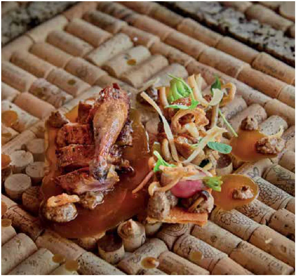 Faisão na frigideira com “tarte” de cogumelos, foie gras e legumes da horta — João Simões