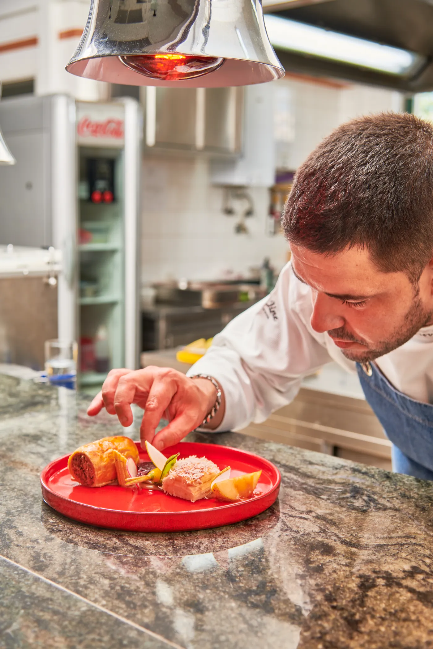 Sancho Esteves — Wellington de cabrito com texturas de pera Rocha e legumes baby