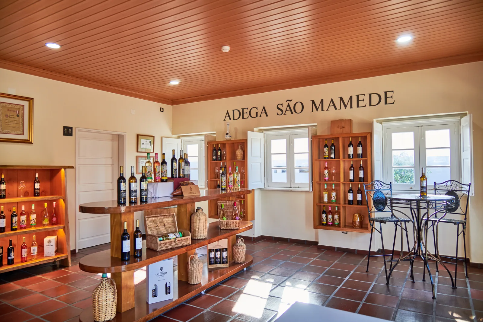 Adega Cooperativa de São Mamede da Ventosa — fotografia 9