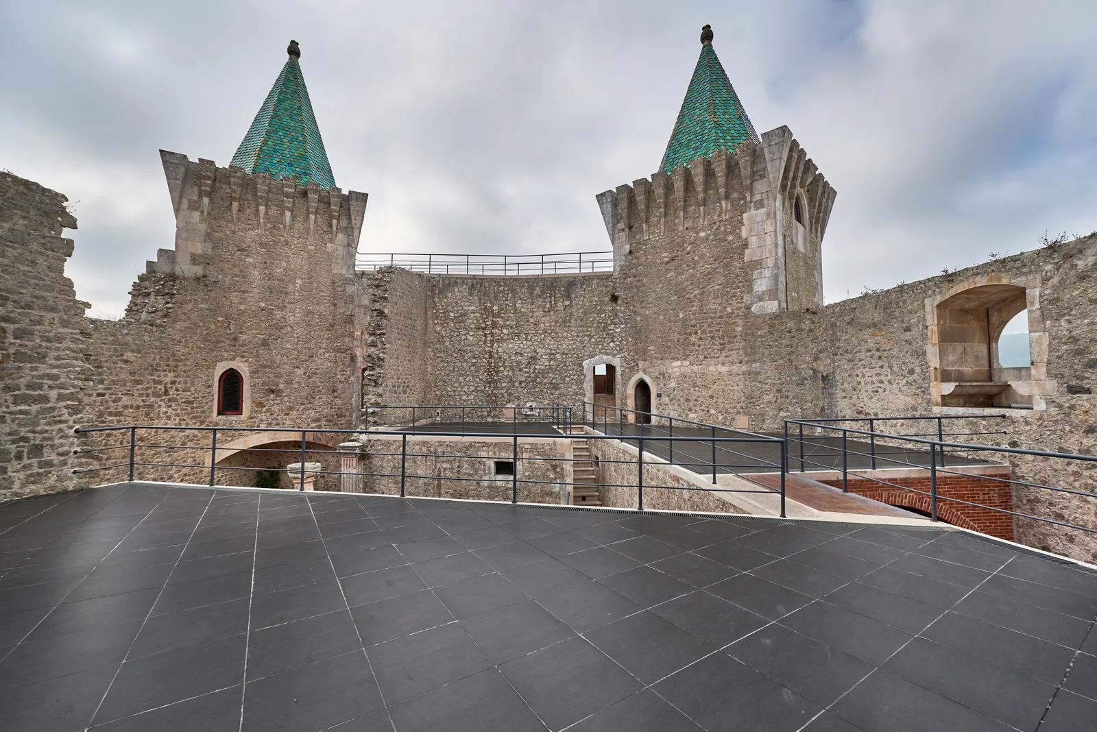 Castelo de Porto de Mós — Porto de Mós