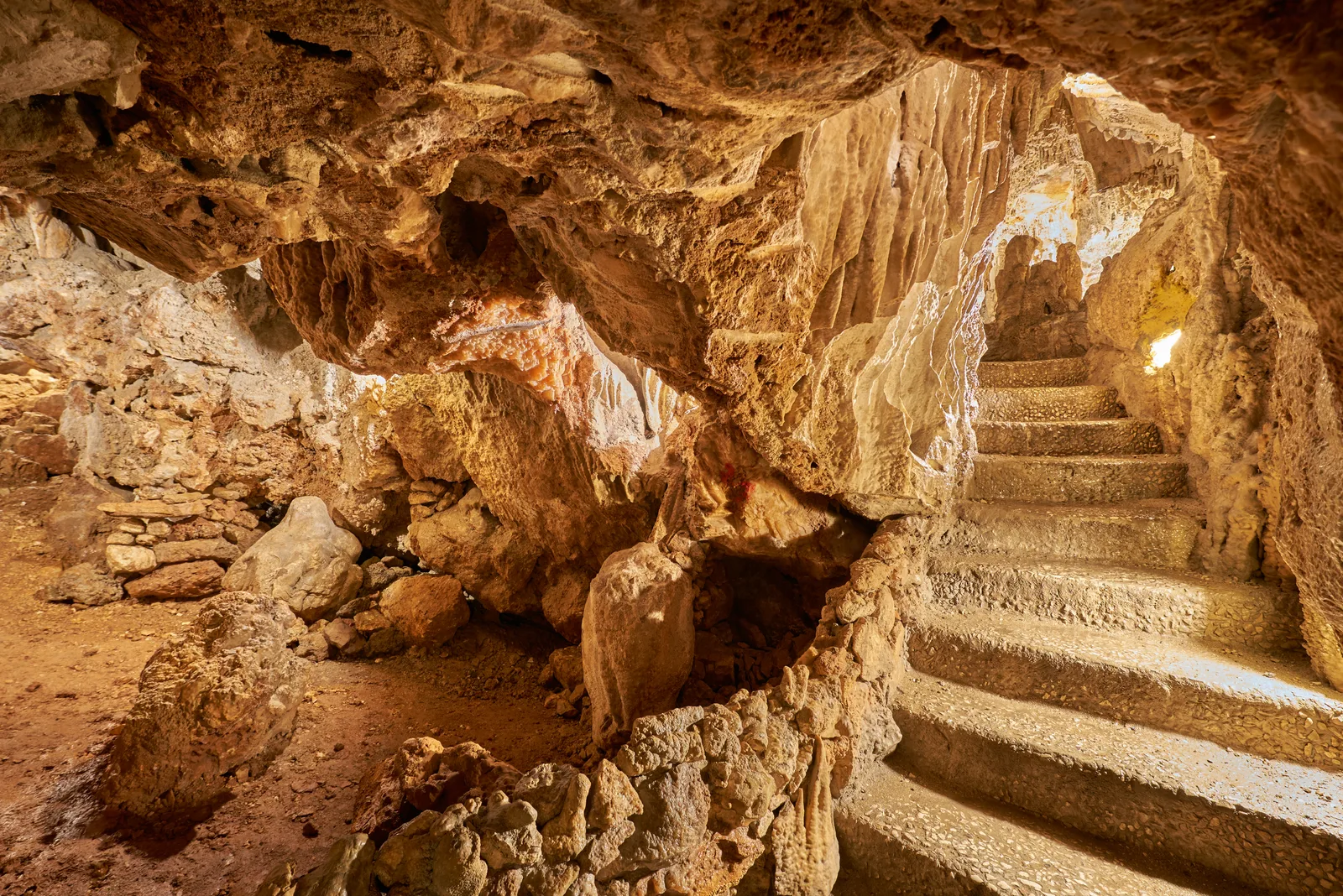 Gruta de Alvados — Porto de Mós