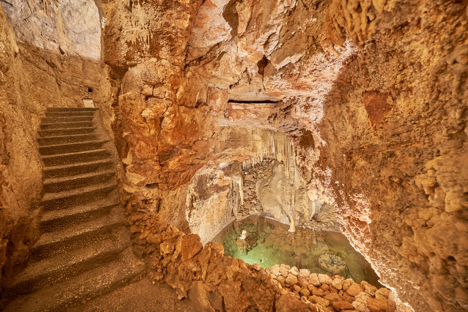 Gruta de Alvados — Porto de Mós
