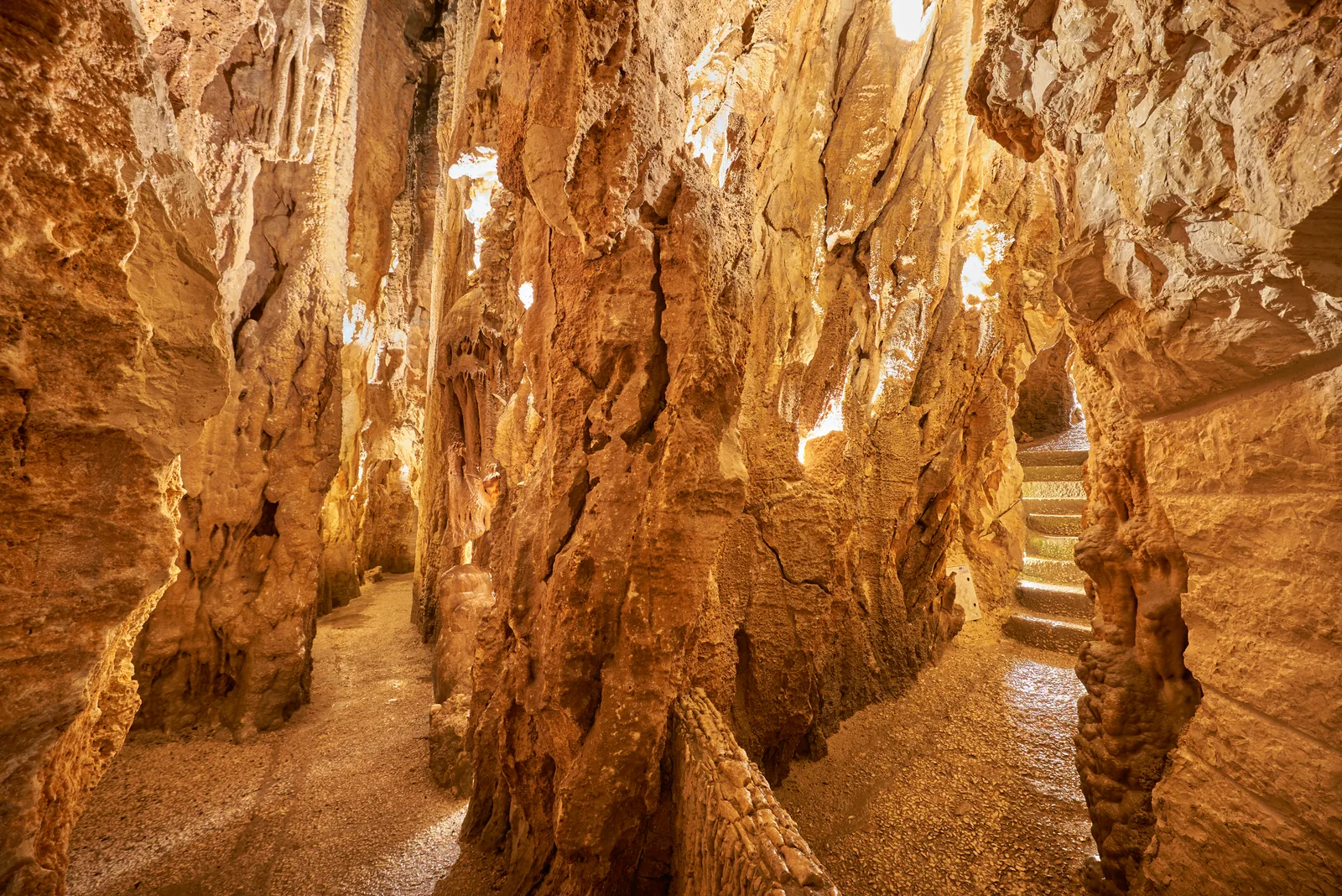 Gruta de Alvados — Porto de Mós