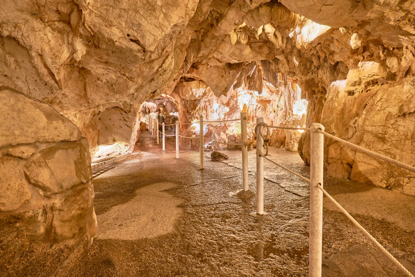 Gruta de Santo António — Porto de Mós