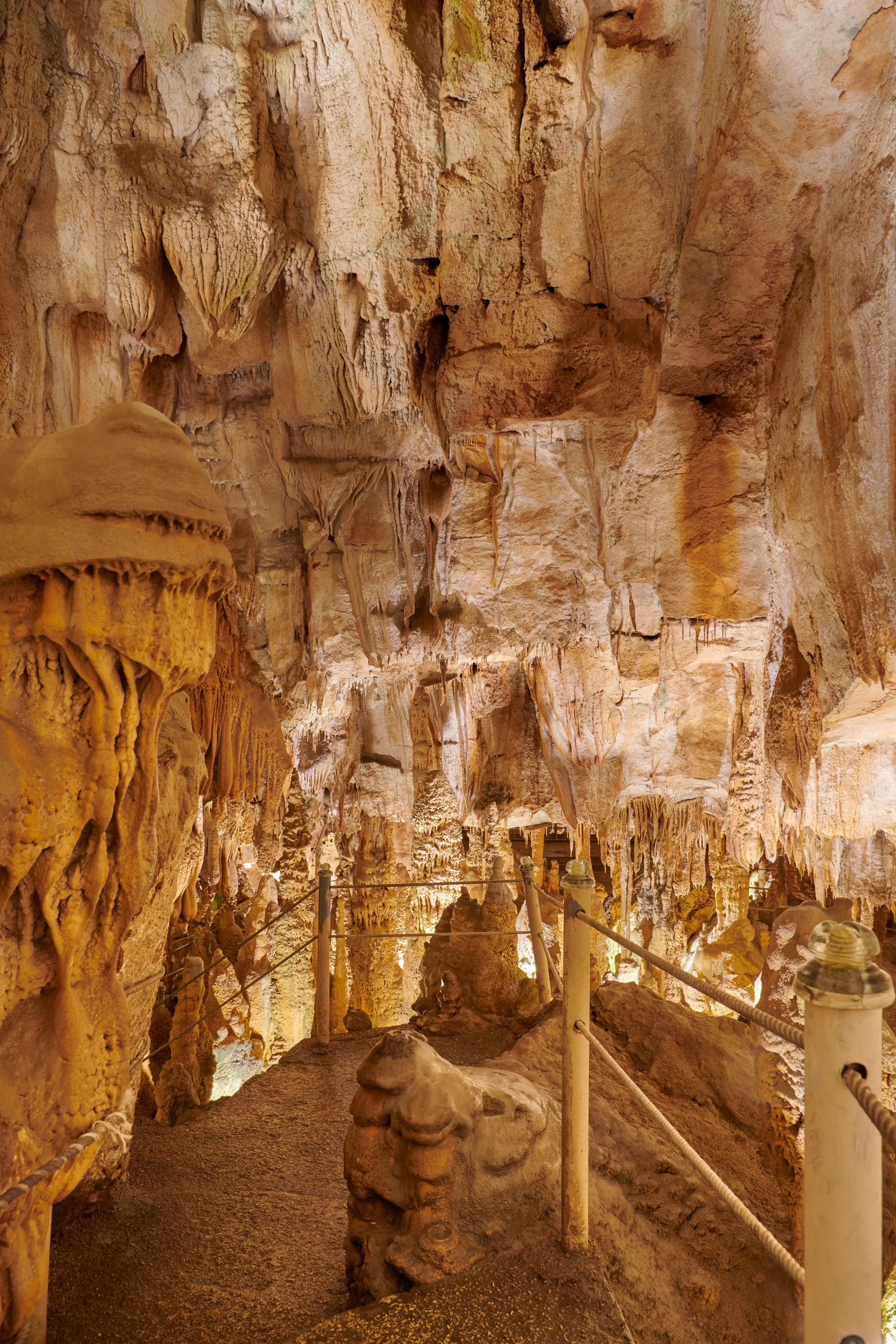 Gruta de Santo António — Porto de Mós