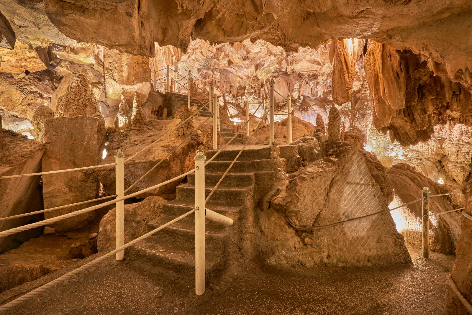Gruta de Santo António — Porto de Mós